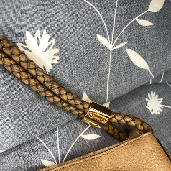 ✨LIGHTLY USED✨ LUXURY MICHAEL KORS SKORPIOS HOBO - Picture 6 of 7